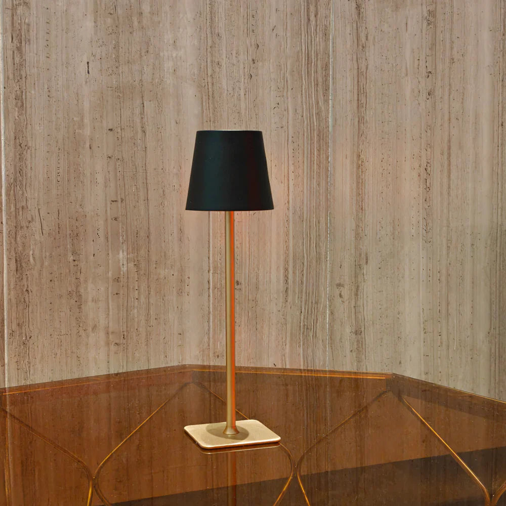 Smukła dotykowa bezprzewodowa lampa stołowa LED