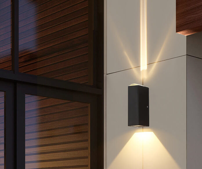 Elegancka wodoodporna zewnętrzna lampa ścienna LED – nowoczesny prostokątny design