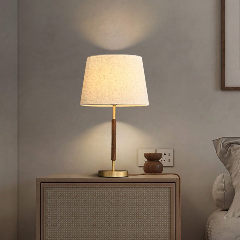 Retro mosiężna lampka nocna w kształcie walca