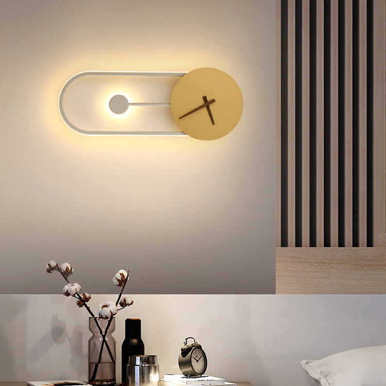 Skandynawska owalna lampa ścienna LED z motywem zegara