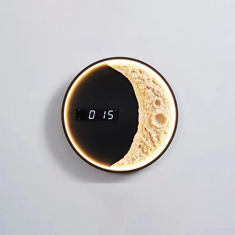 Futurystyczna lampa ścienna LED z motywem księżyca i astronauty oraz zegarem