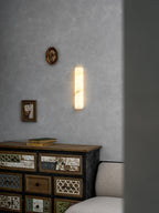 Estetyczna lampa ścienna z alabastru