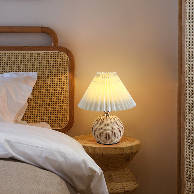 Lampa stołowa led podstawa rattanowa pleciona abażur plisowany