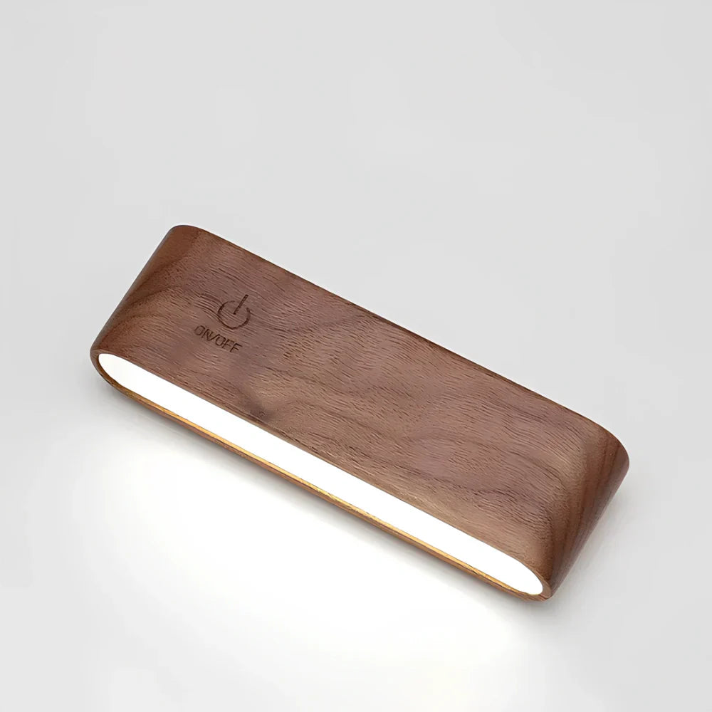 Funkcjonalna obrotowa lampa ścienna - łatwa do przyklejenia