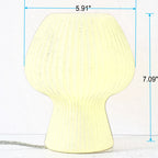 Minimalistyczna lampka nocna w kształcie grzybka