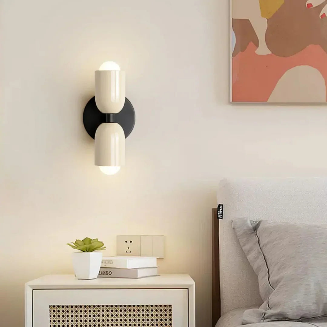 Elegancka skandynawska lampa ścienna LED dwustronna
