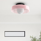 Minimalistyczna lampa wisząca z delikatnym światłem