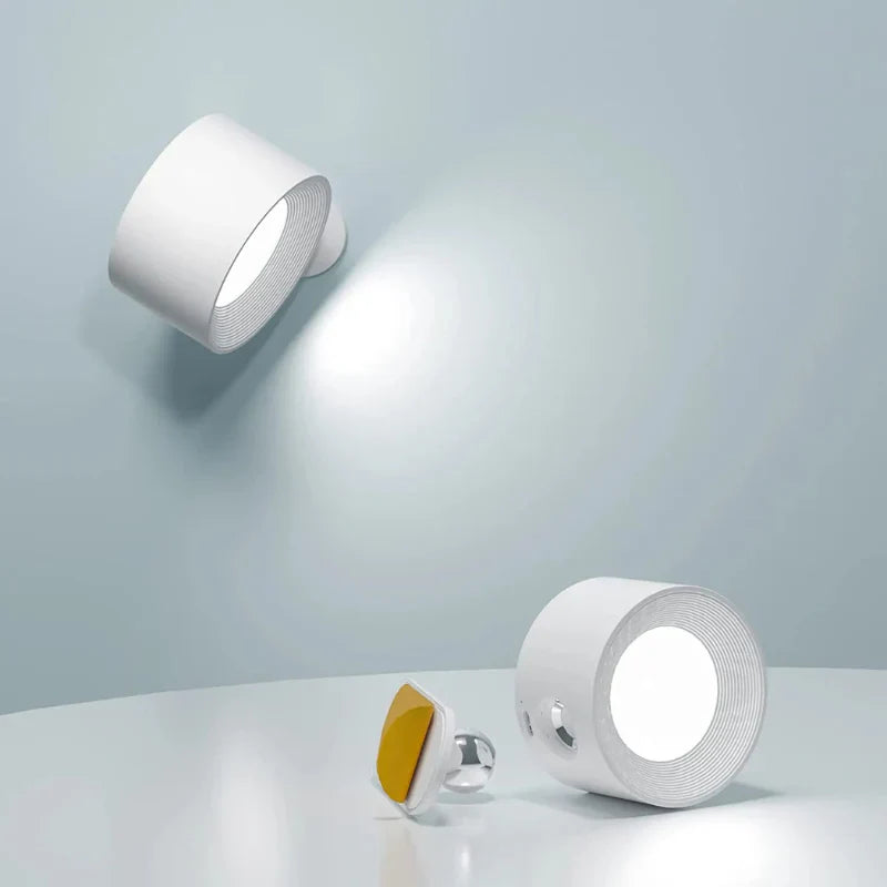 Minimalistyczna bezprzewodowa lampa ścienna z możliwością obrotu o 360°