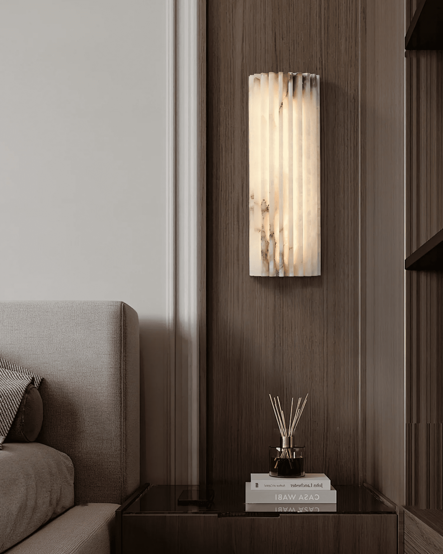Estetyczna lampa ścienna z alabastru