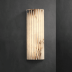 Estetyczna lampa ścienna z alabastru