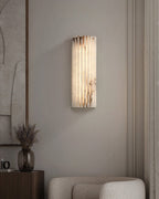 Estetyczna lampa ścienna z alabastru