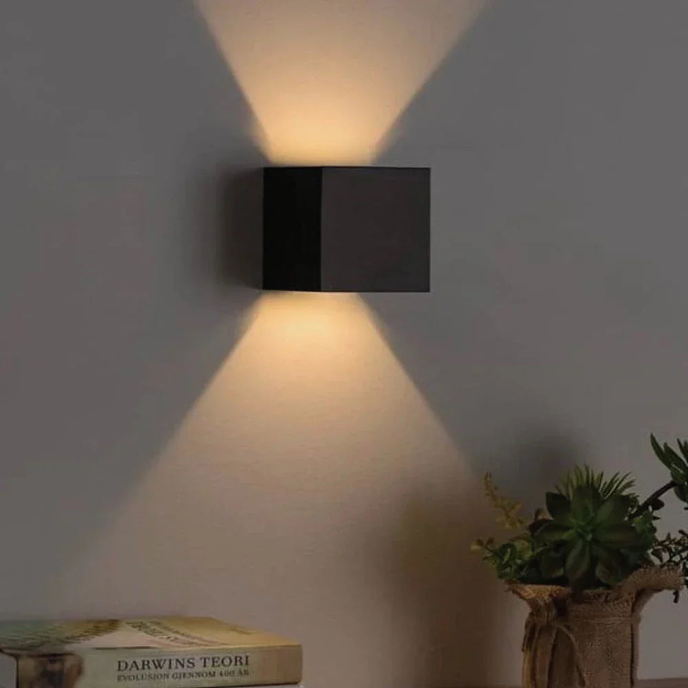 Ozdobna regulowana lampa ścienna – Idealna do użytku wewnątrz i na zewnątrz