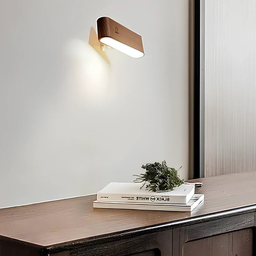 Funkcjonalna obrotowa lampa ścienna - łatwa do przyklejenia