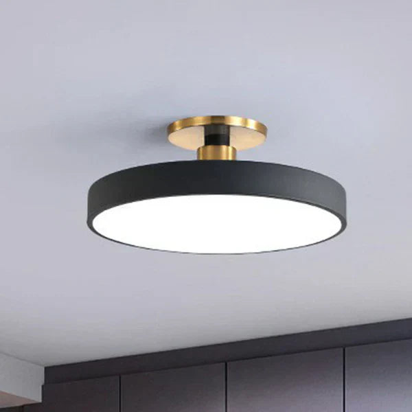 Stylowa okrągła lampa sufitowa LED w skandynawskim stylu