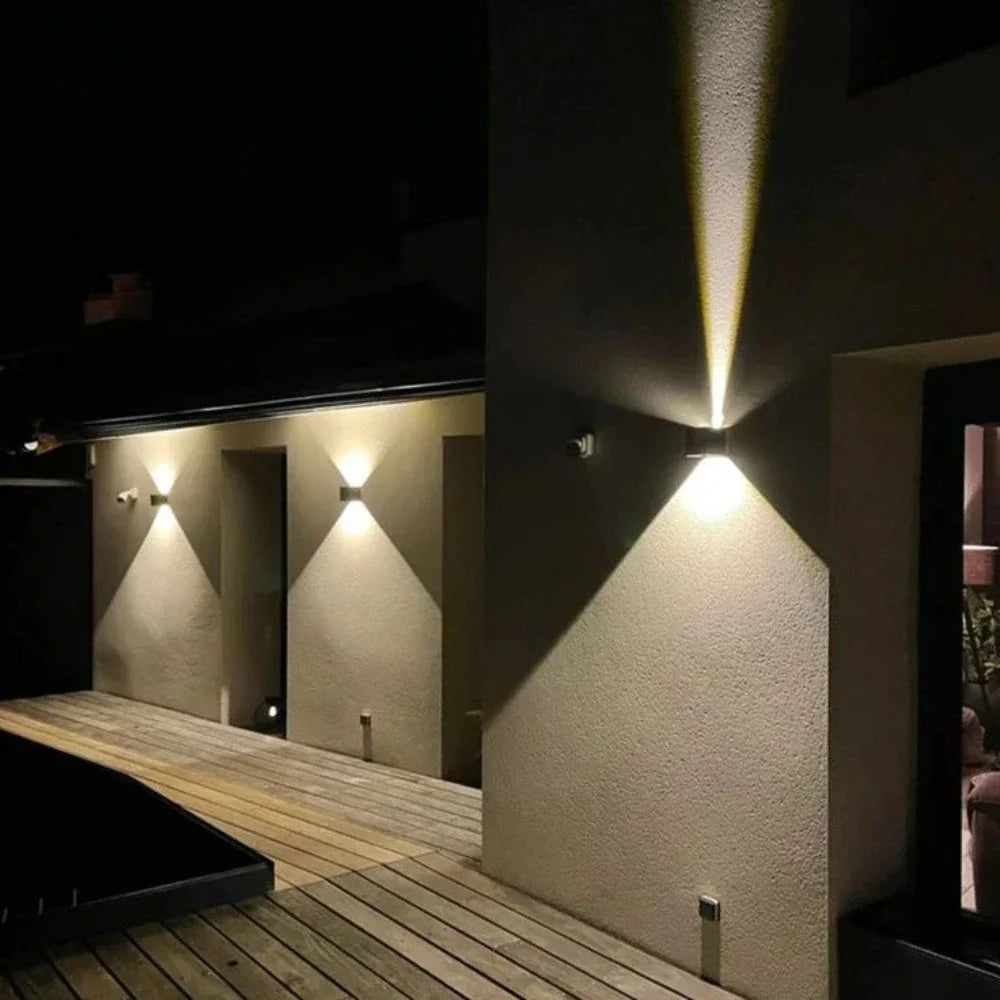 Ozdobna regulowana lampa ścienna – Idealna do użytku wewnątrz i na zewnątrz