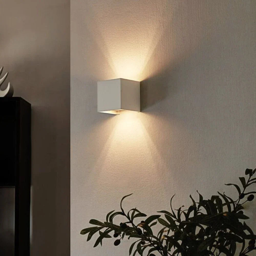 Ozdobna regulowana lampa ścienna – Idealna do użytku wewnątrz i na zewnątrz