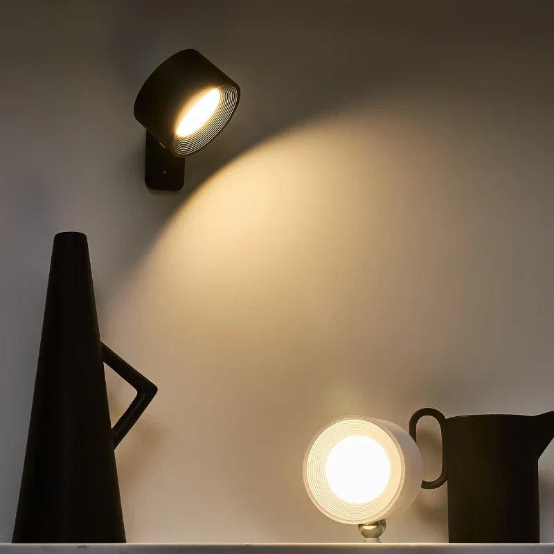 Bezprzewodowa regulowana lampa ścienna z magnetycznym mocowaniem i obrotem 360°