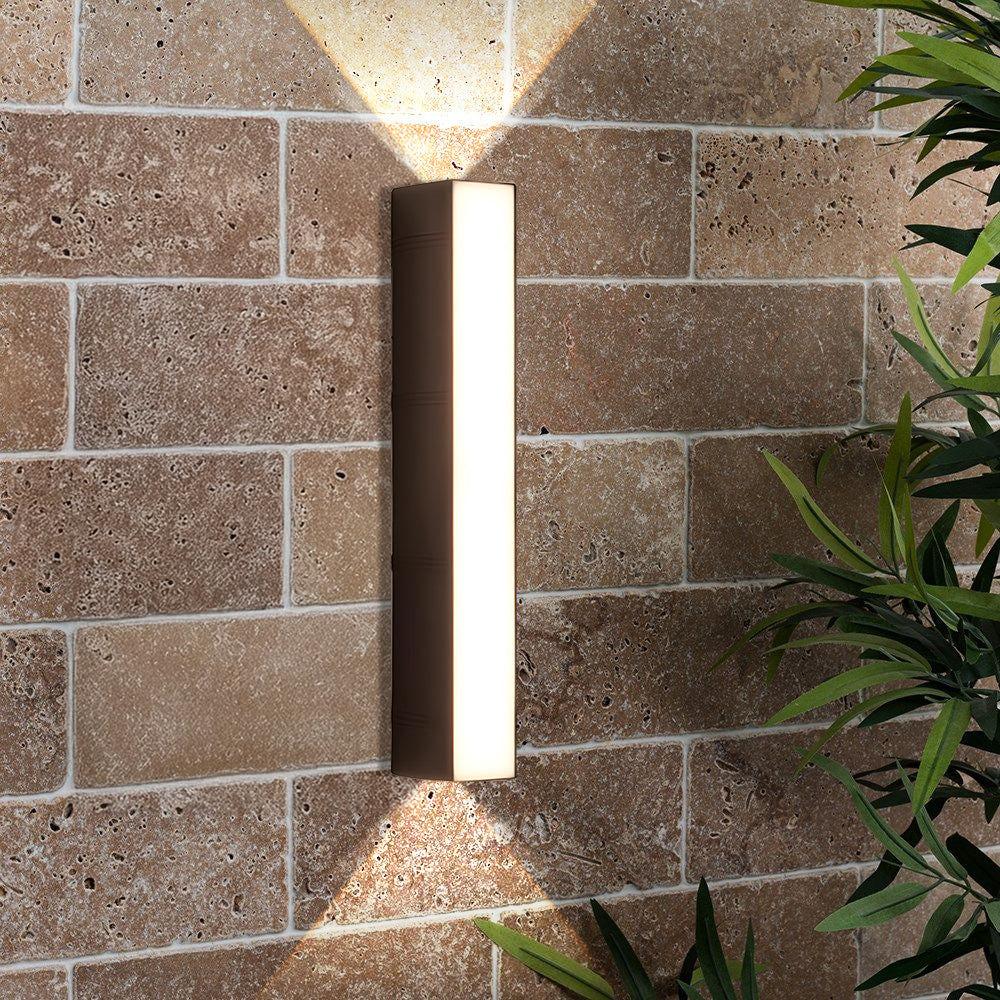 Elegancka Lampa LED na Zewnątrz – Jasne i Odporne na Warunki Pogodowe Oświetlenie Elewacji
