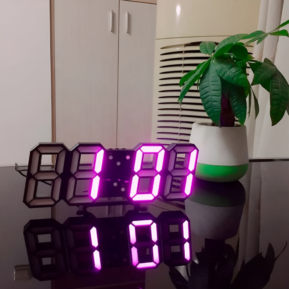 Jasny nowoczesny cyfrowy zegar LED ścienny