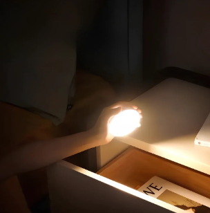 Okrągła lampa LED z czujnikiem ruchu automatyczna energooszczędna