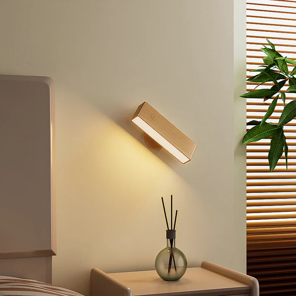 Funkcjonalna obrotowa lampa ścienna - łatwa do przyklejenia
