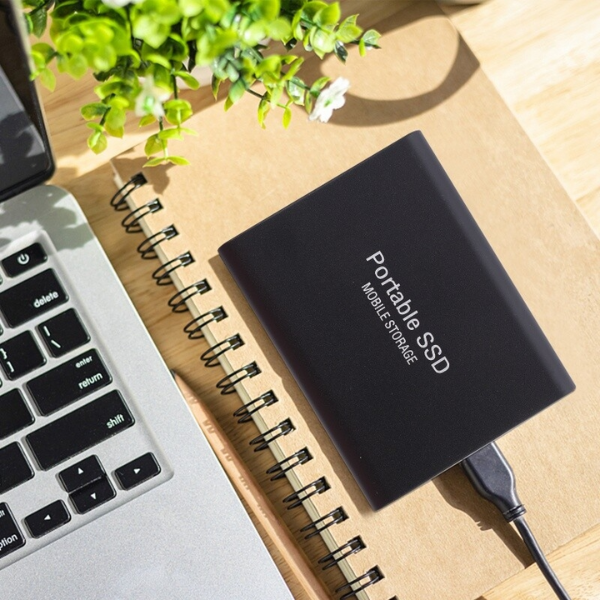 Zewnętrzny dysk twardy SSD – przenośna pamięć masowa dla urządzeń
