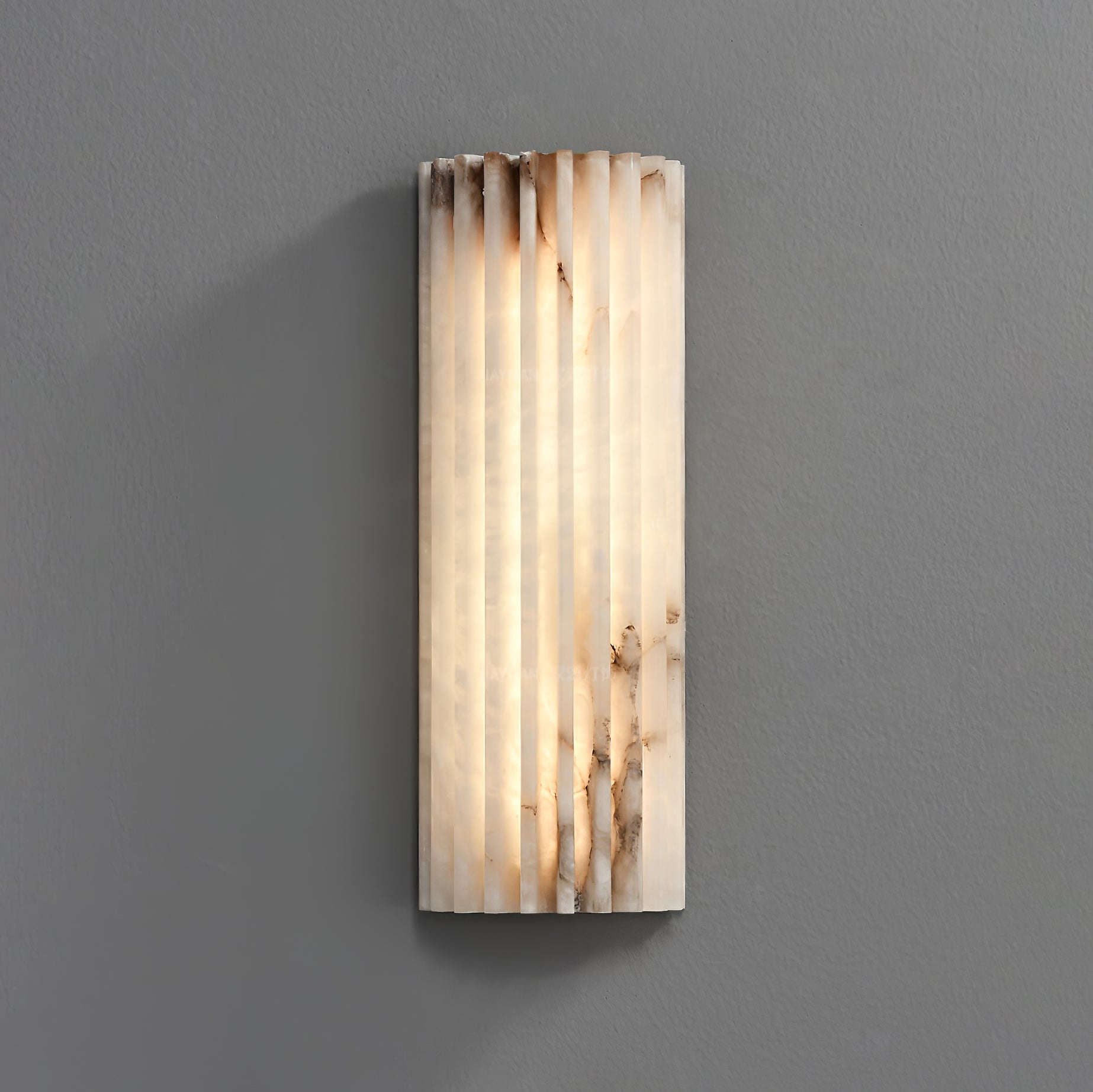 Estetyczna lampa ścienna z alabastru