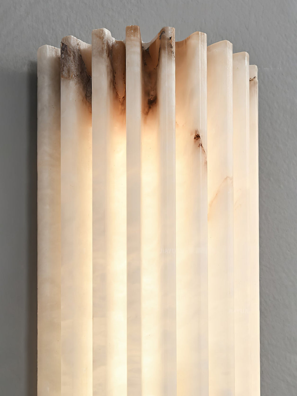 Estetyczna lampa ścienna z alabastru