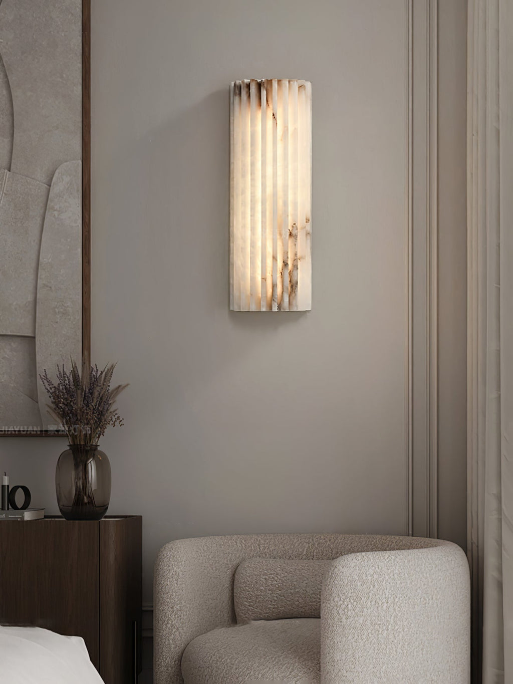 Estetyczna lampa ścienna z alabastru