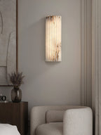 Estetyczna lampa ścienna z alabastru