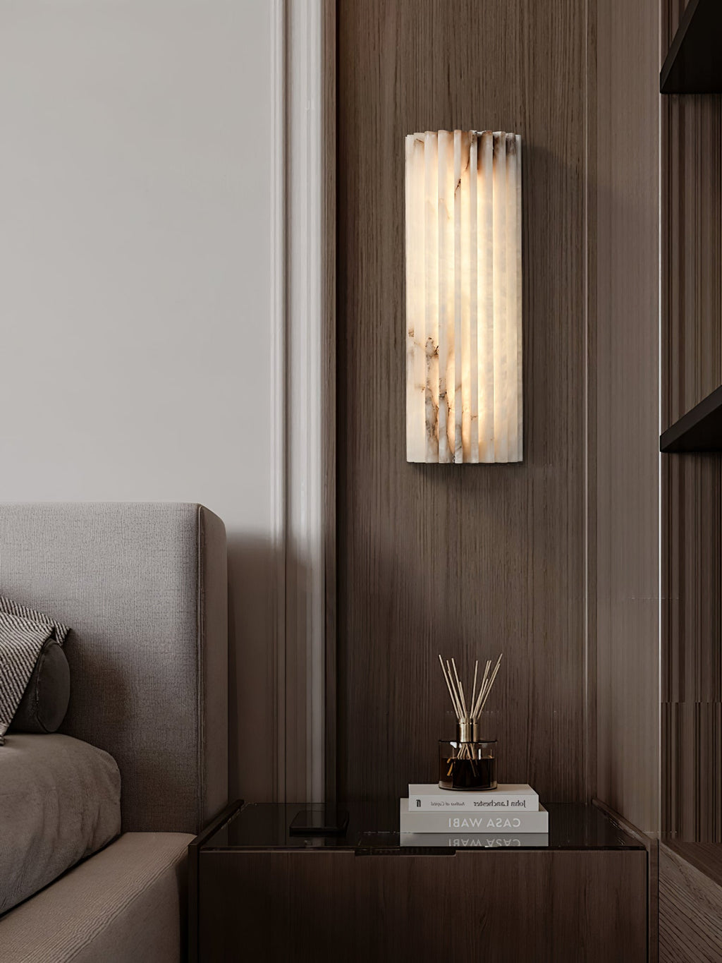 Estetyczna lampa ścienna z alabastru