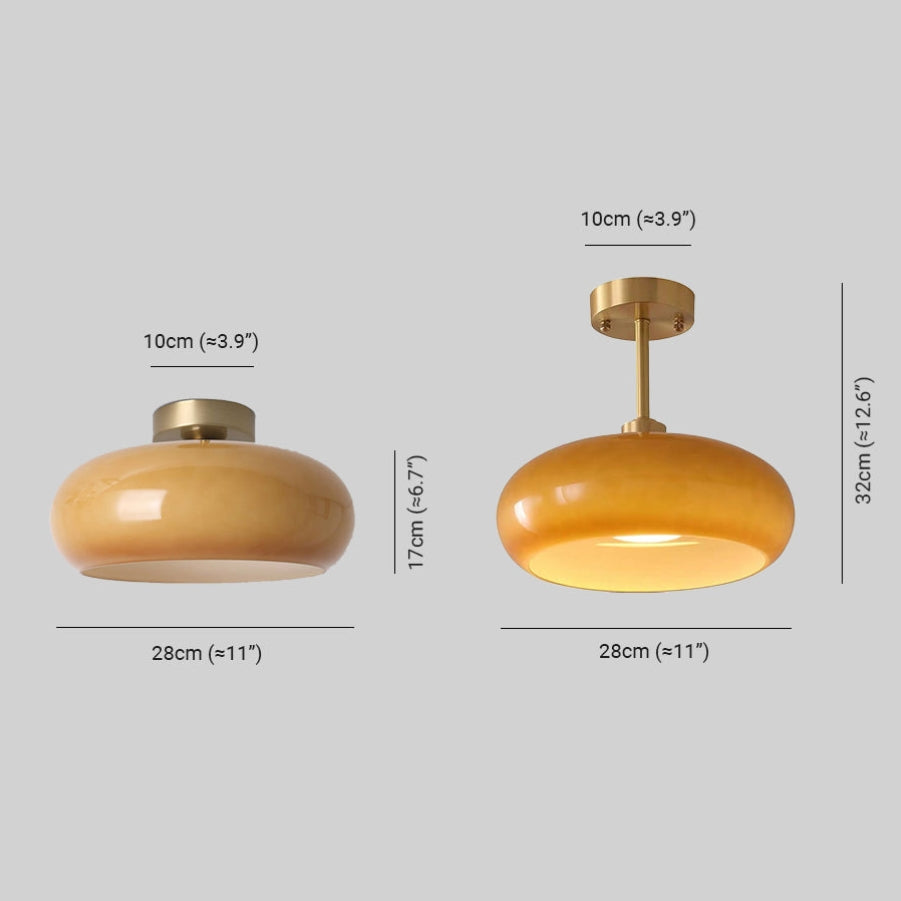 Klasyczna okrągła szklana lampa sufitowa w ciepłym bursztynowym odcieniu
