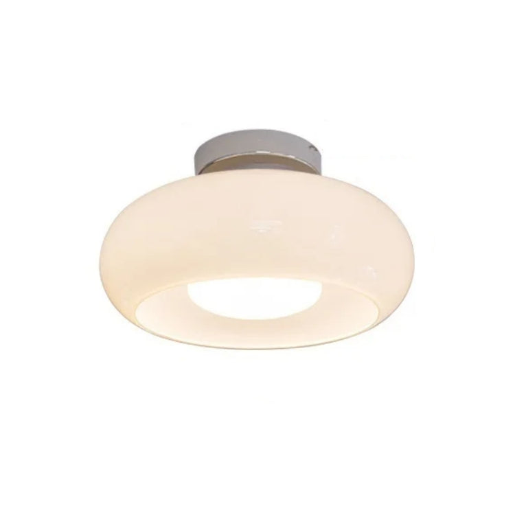 Klasyczna okrągła szklana lampa sufitowa w ciepłym bursztynowym odcieniu