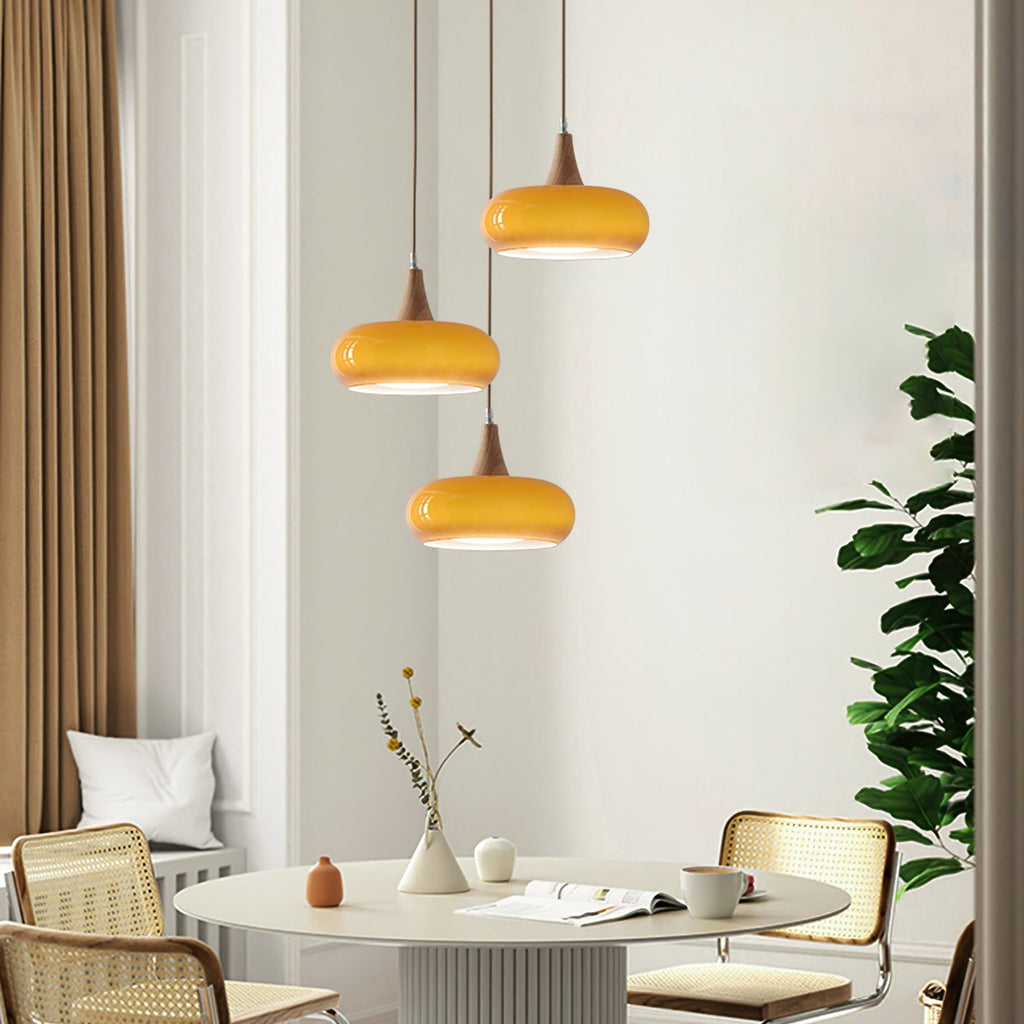 Praktyczna przytulna ciepła kolorowa szklana lampa wisząca do wnętrz domowych