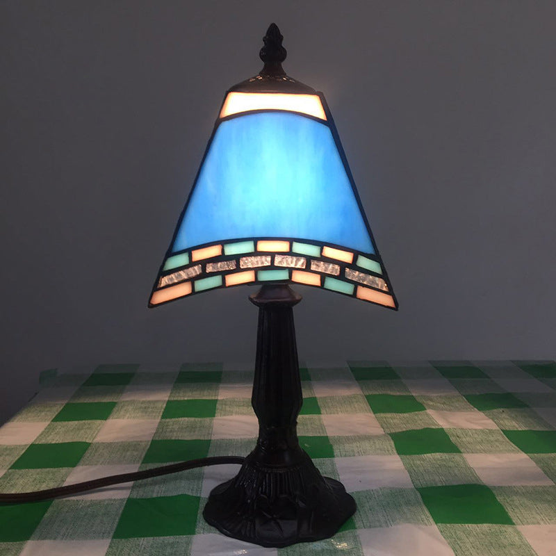 Nocna lampka w kolorze morskim z szklanym kloszem