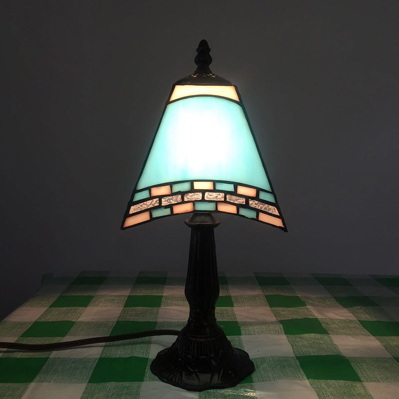 Nocna lampka w kolorze morskim z szklanym kloszem