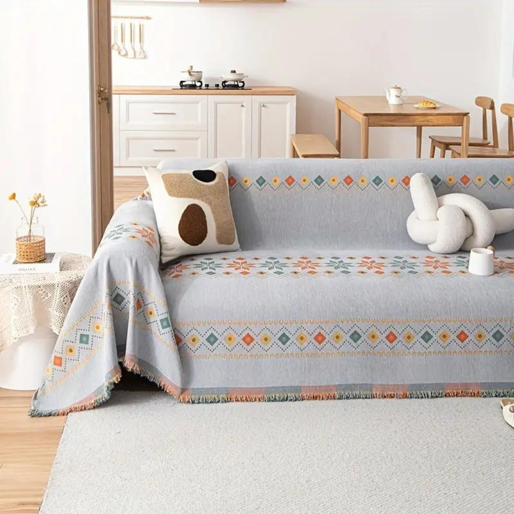 Ozdobny koc w stylu boho z frędzlami