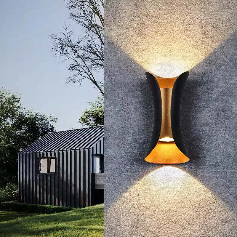Funkcjonalna odporna na warunki atmosferyczne zakrzywiona zewnętrzna lampa ścienna LED