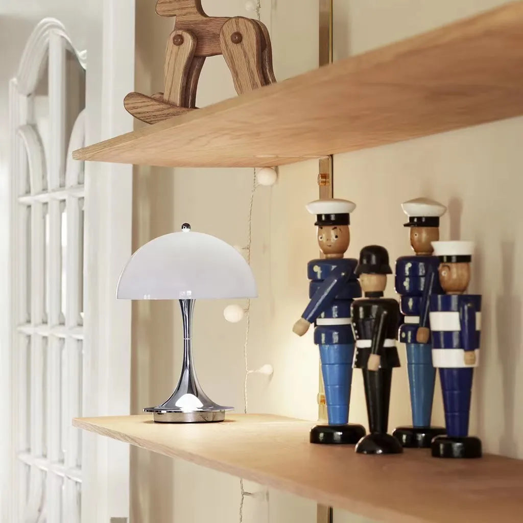 Elegancka bezprzewodowa lampa stołowa LED z regulowanym światłem