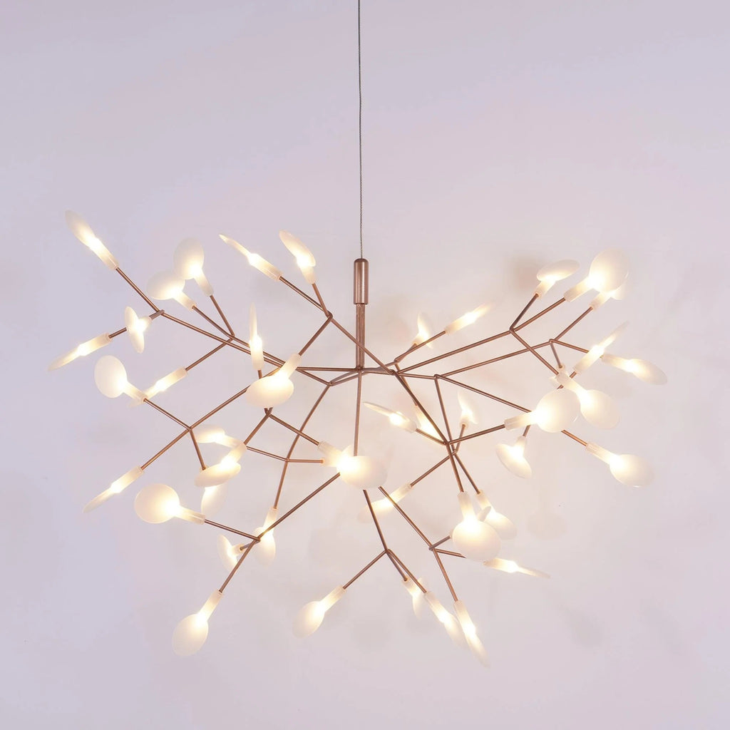 Lampy sufitowe w stylu Firefly – nowoczesny żyrandol typu Sputnik