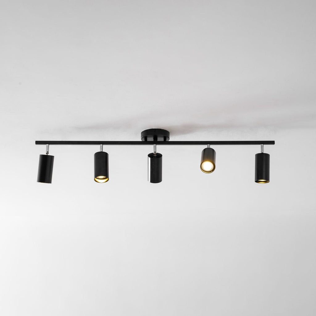 Lampa sufitowa z wieloma głowicami i regulowanymi reflektorami LED