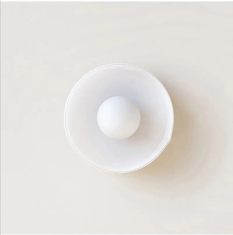 Minimalistyczna skandynawska lampa sufitowa LED ze szkła