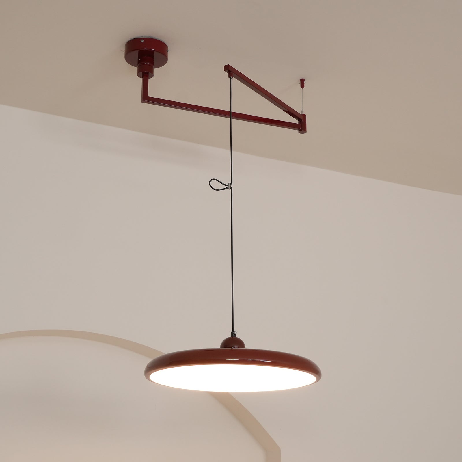 Smukła lampa wisząca LED do wnętrz regulowana wysokość