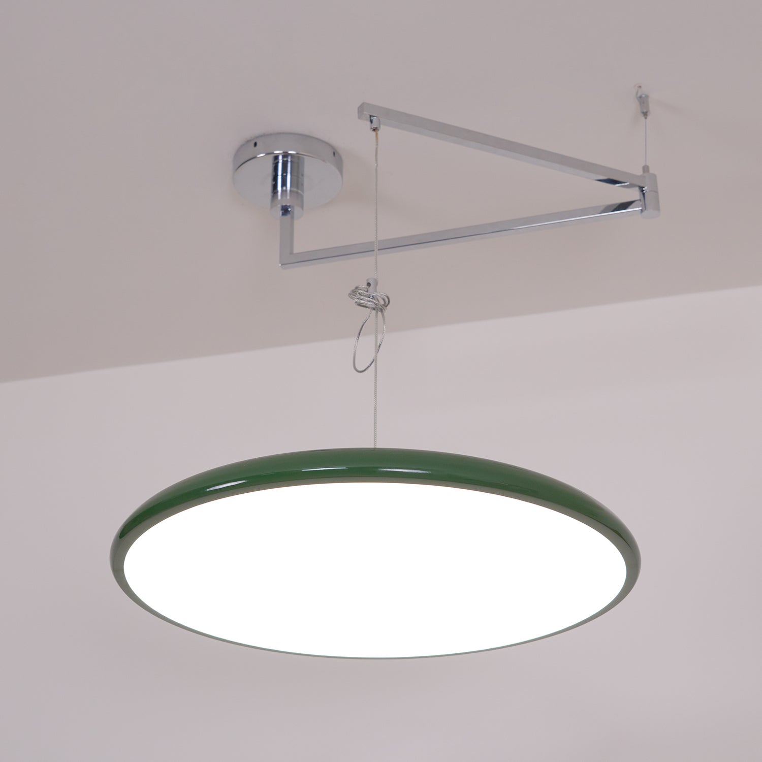 Smukła lampa wisząca LED do wnętrz regulowana wysokość