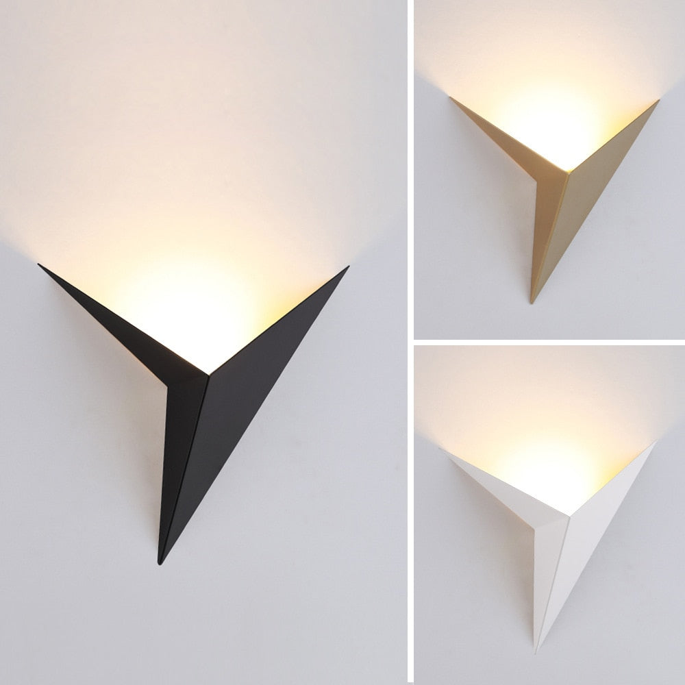 Artystyczna smukła trigon lampa ścienna