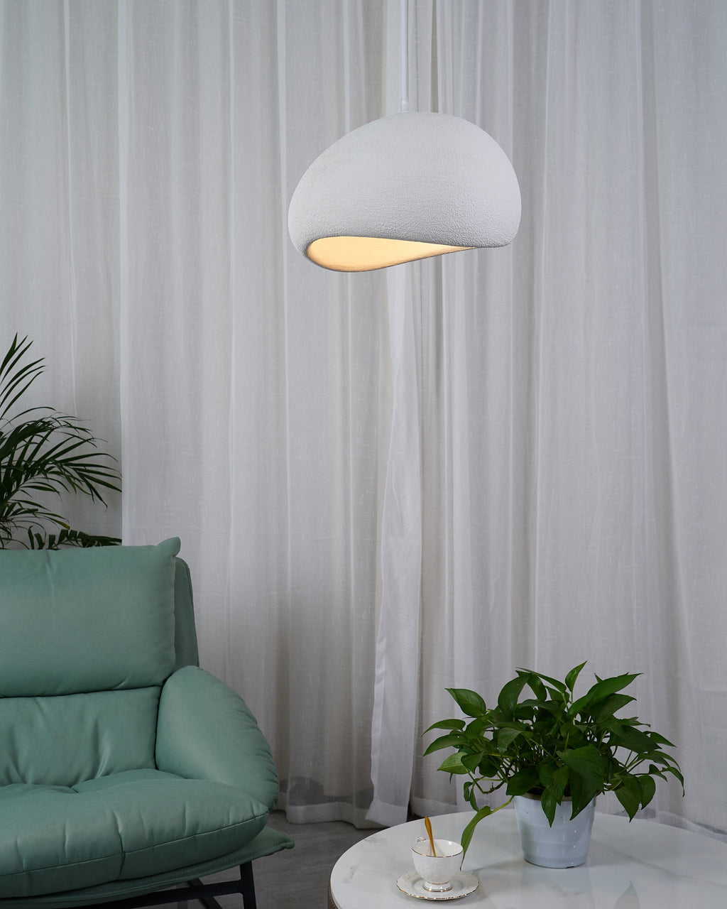 Lampa wisząca w kształcie chmury