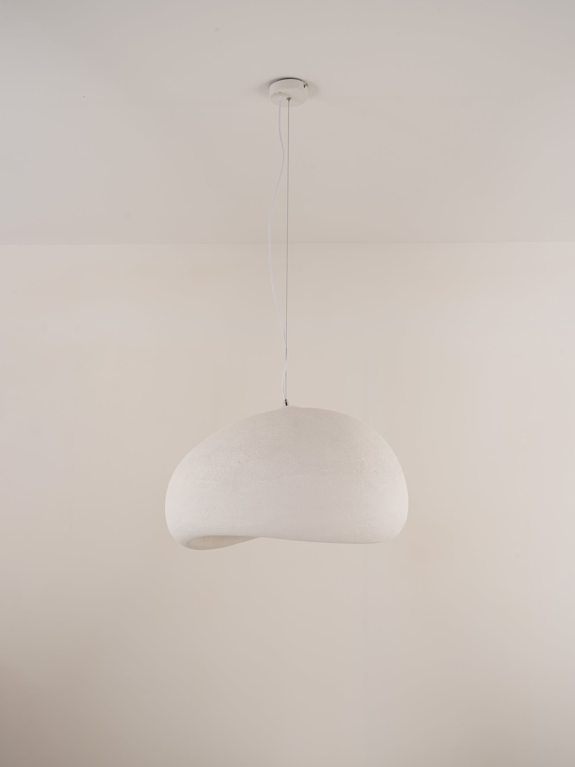 Lampa wisząca w kształcie chmury