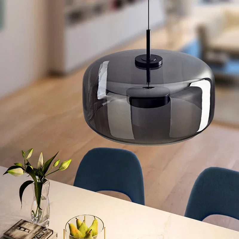 Wykwintna szklana lampa wisząca do nowoczesnych wnętrz