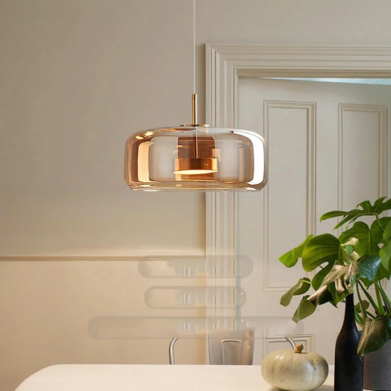 Wykwintna szklana lampa wisząca do nowoczesnych wnętrz