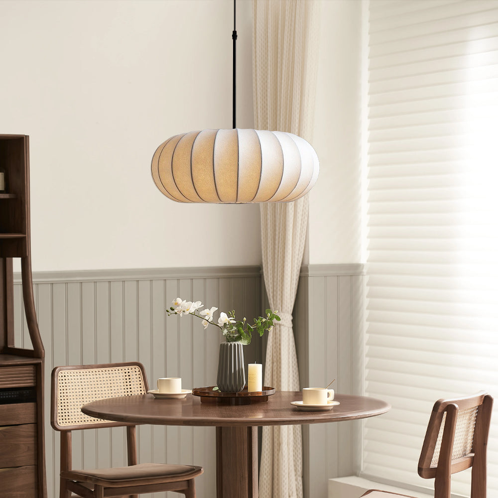 Minimalistyczna lampa sufitowa z ciepłym, nastrojowym światłem